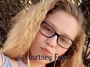 Courtney_Foxx