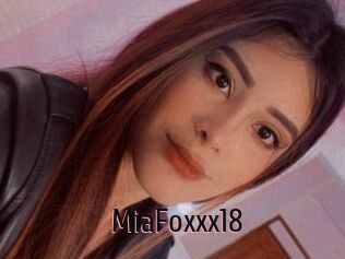 MiaFoxxx18